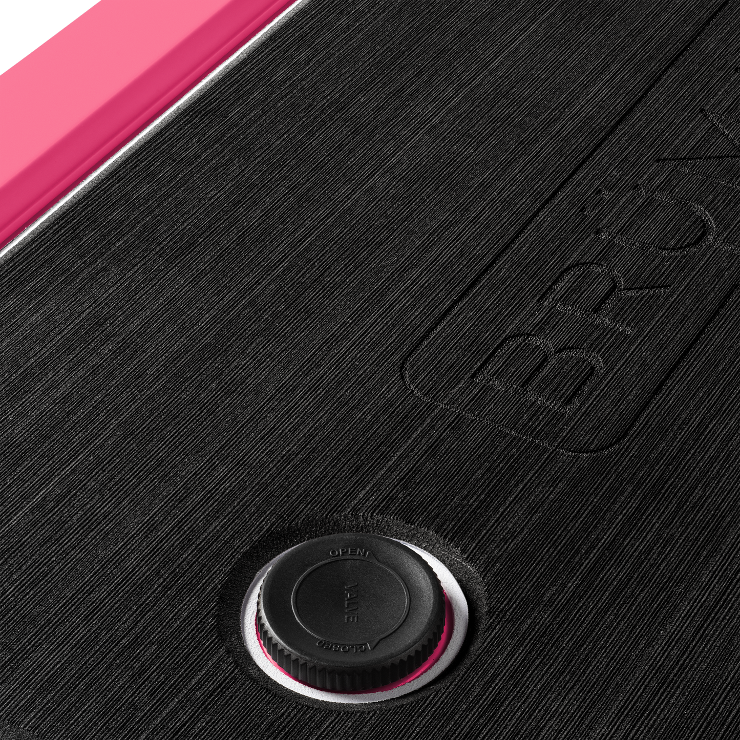 brutank-u8 brutank-55qt-neonpink-vent.png
