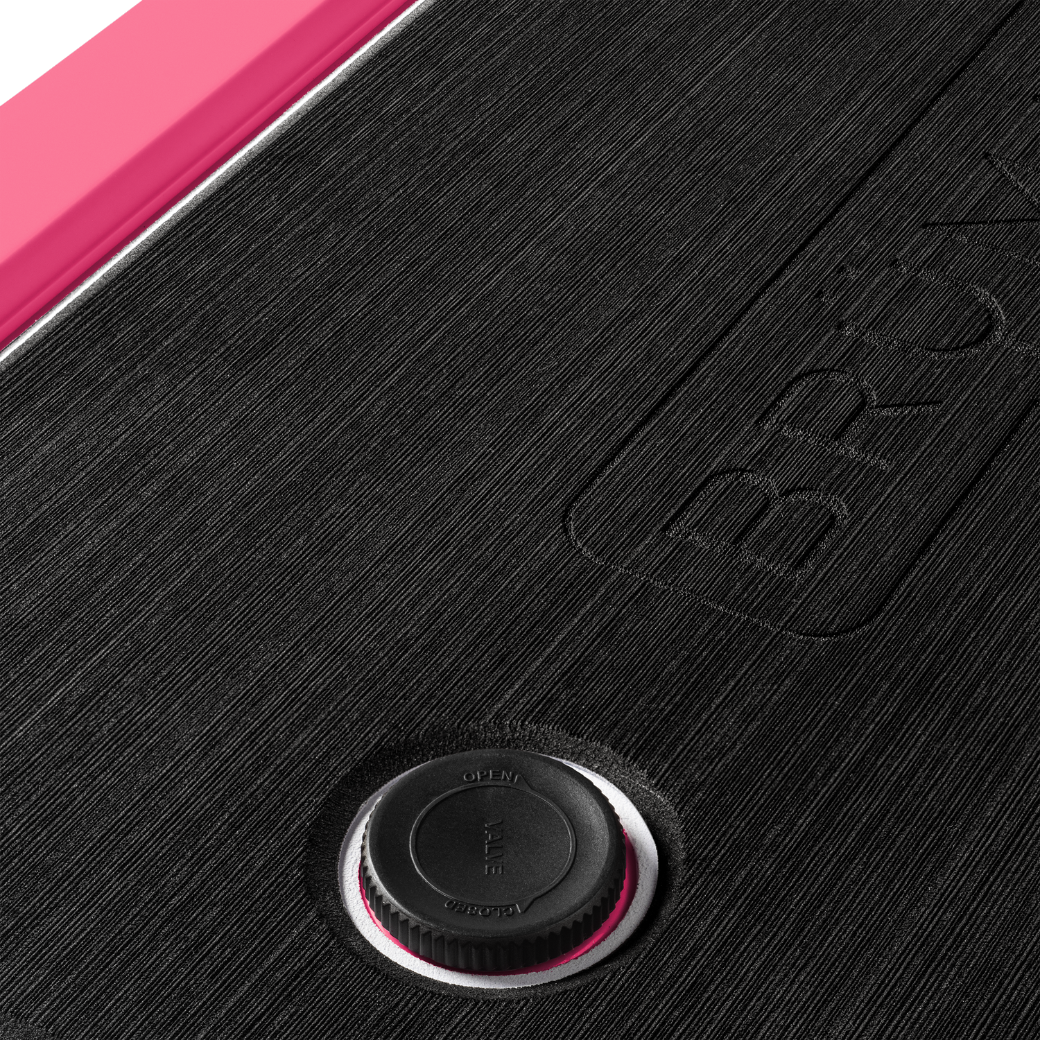 brutank-u8 brutank-55qt-neonpink-vent.png